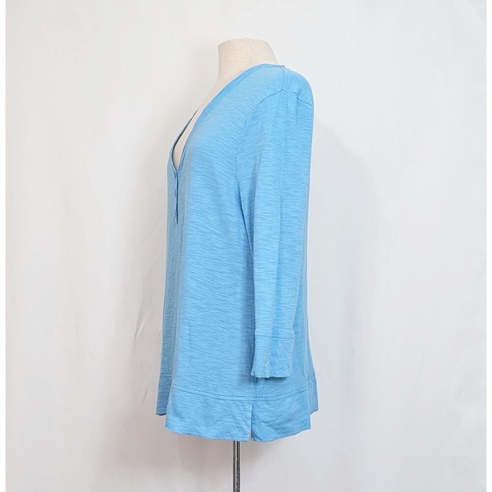 Chico's Top Light Blue Slub Cotton Blend Henley V-Neck Misses Size 2 L - Picture 3 of 6